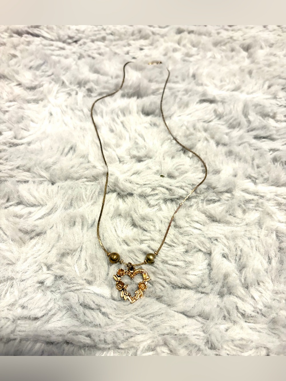 Vintage Floral Heart Pendant Gold-Tone Chain Necklace